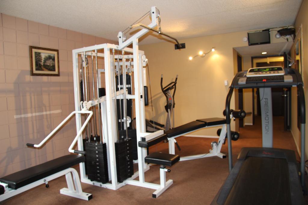 Canway Inn & Suites Dauphin Екстериор снимка